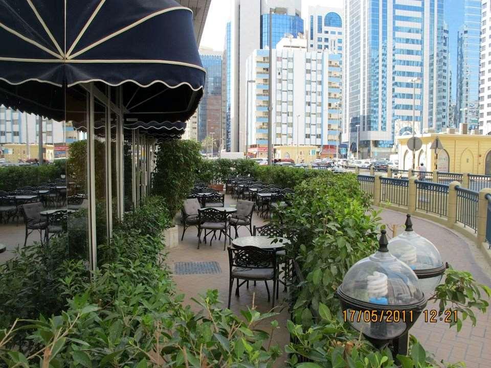 Uptown Hotel Apartments Abu Dhabi By Gewan Restaurant foto